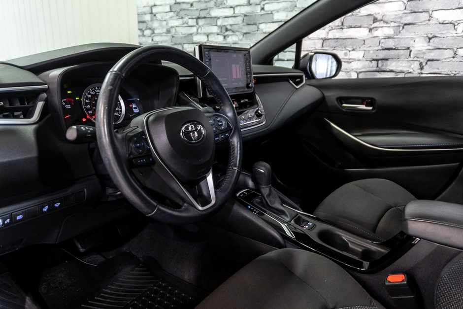 Toyota Corolla SE UPGRADE TOIT SIEGES CHAUFFANT  JANTES 18 POUCES 2022-19