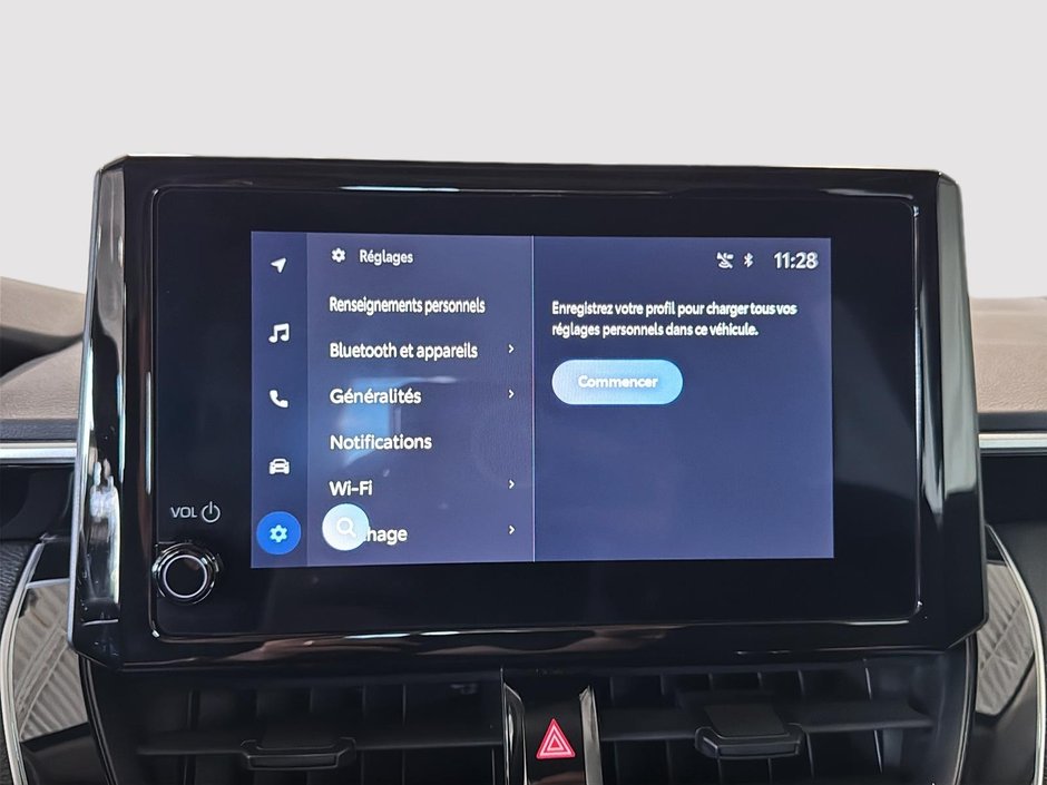 Toyota Corolla LE CARPLAY SIEGES CHAUFFANTS CLIM CRUISE ADAPTATIF 2024-27
