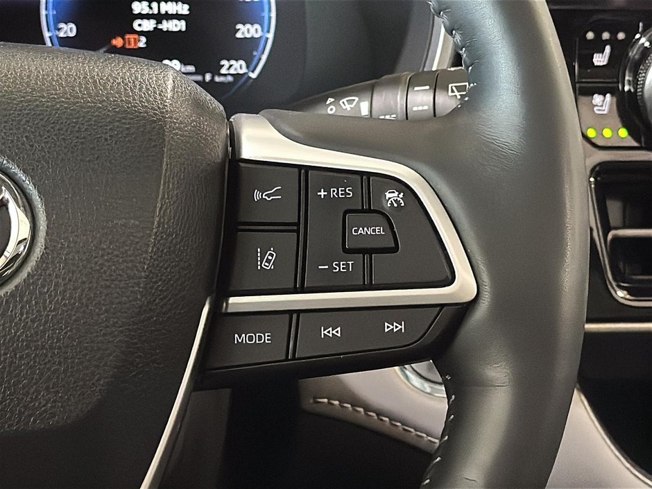 Toyota Highlander LIMITED AWD GPS CUIR TOIT PANORAMIQUE SON JBL 2023-37