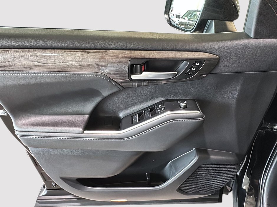 Toyota Highlander LIMITED AWD GPS CUIR TOIT PANORAMIQUE SON JBL 2023-19