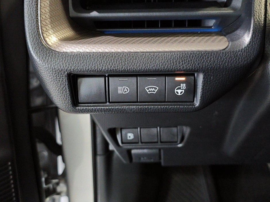 Toyota Prius XLE AWD HYBRID GPS CUIR CARPLAY 2025-31