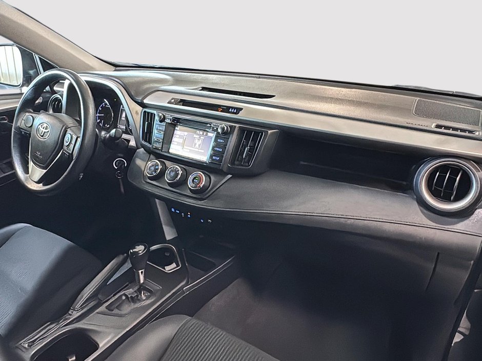 Toyota RAV4 LE AWD A/C SIEGES CHAUFFANTS CAMERA BLUETOOTH 2018-16