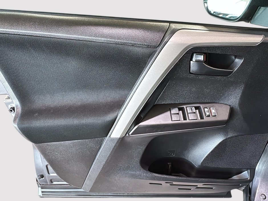 Toyota RAV4 LE AWD A/C SIEGES CHAUFFANTS CAMERA BLUETOOTH 2018-18