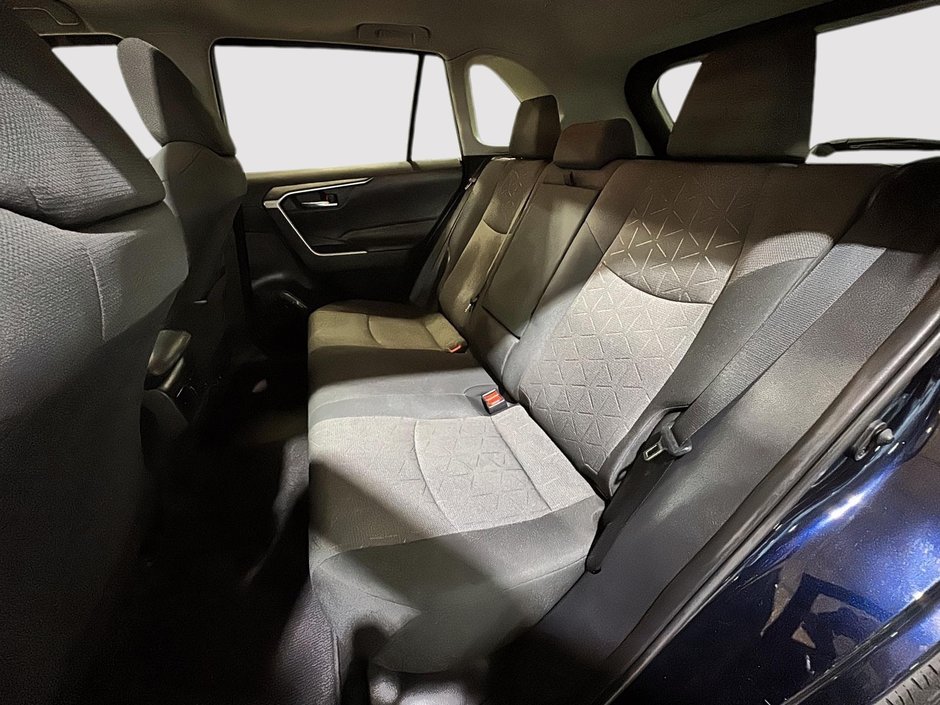 Toyota RAV4 XLE AWD TOIT OUVRANT SIEGES CHAUFFANTS CARPLAY 2019-23