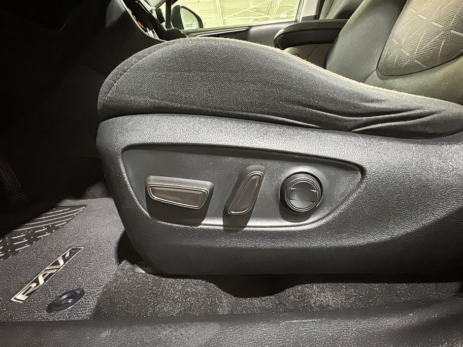 Toyota RAV4 XLE AWD TOIT OUVRANT SIEGES CHAUFFANTS CARPLAY 2019-22