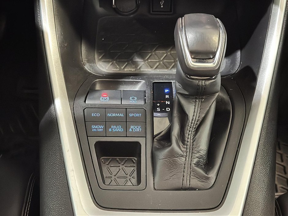 Toyota RAV4 XLE AWD TOIT CARPLAY CAM 2021-27