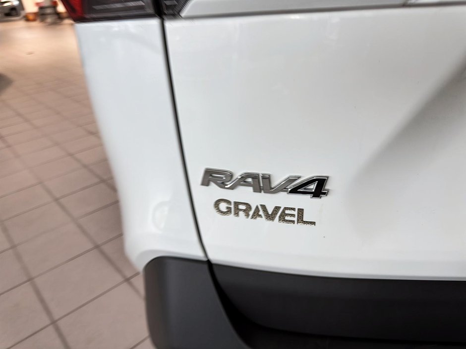 Toyota RAV4 XLE AWD TOIT CARPLAY CAM 2021-12