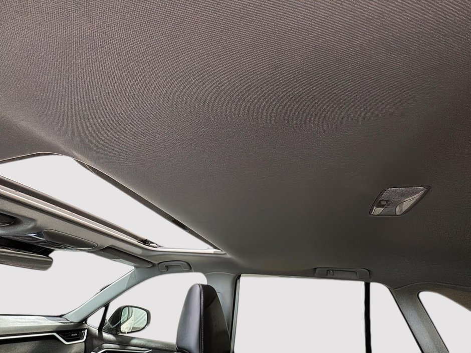 Toyota RAV4 XLE AWD TOIT CARPLAY CAM 2021-24
