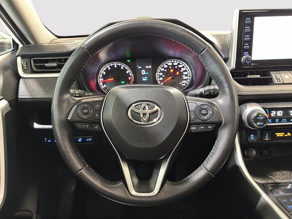 Toyota RAV4 XLE AWD TOIT CARPLAY CAM 2021-33