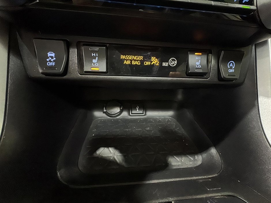 Toyota RAV4 XLE AWD TOIT CARPLAY CAM 2021-40