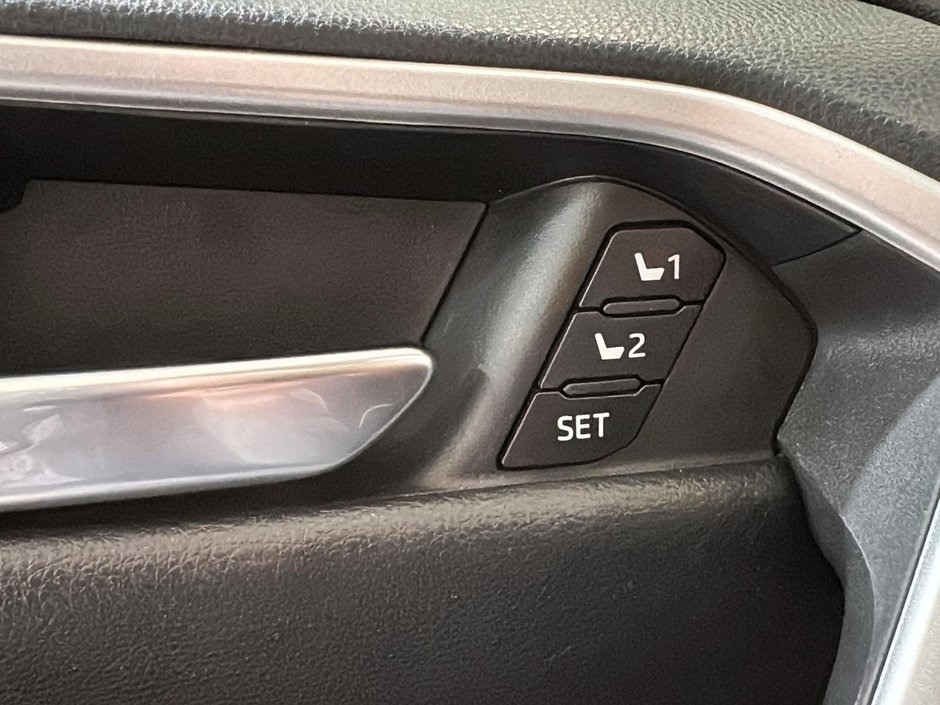 Toyota RAV4 LIMITED AWD GPS CUIR TOIT CARPLAY CAM360 2021-39