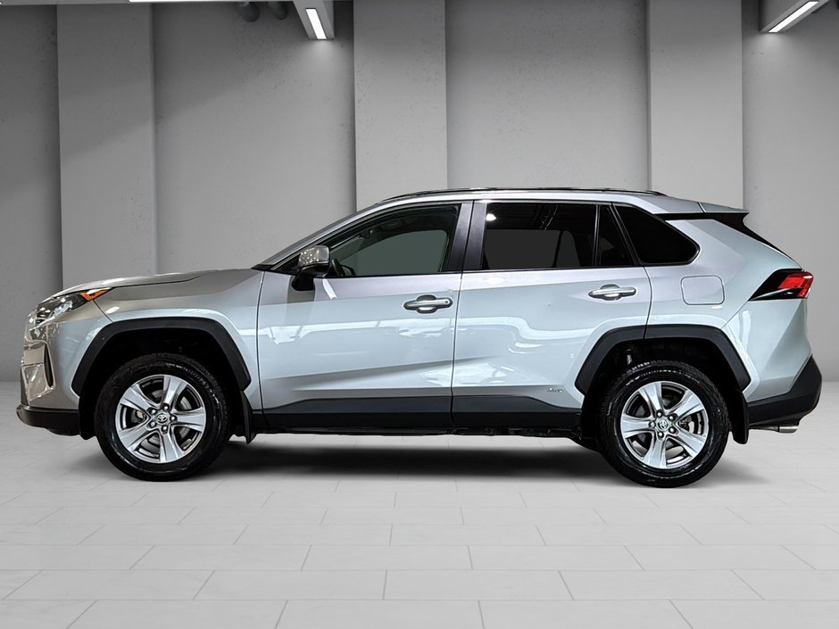 Toyota RAV4 LE HYBRID AWD CARPLAY CAM SIEGES CHAUFFANTS 2023-7
