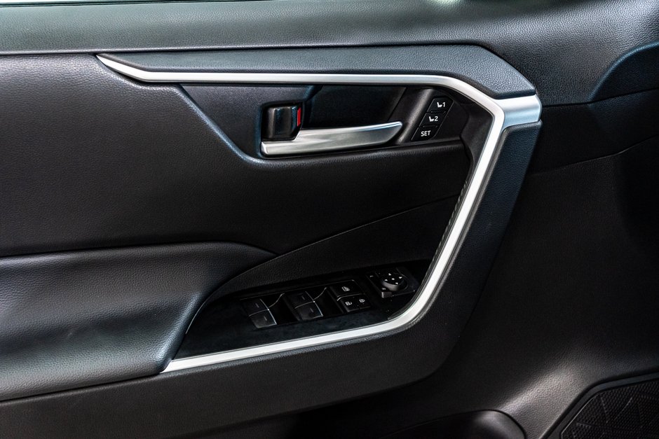 2024 Toyota RAV4 HYBRID XLE AWD TOIT OUVRANT CUIR SIÈGES CHAUFFANTS-31