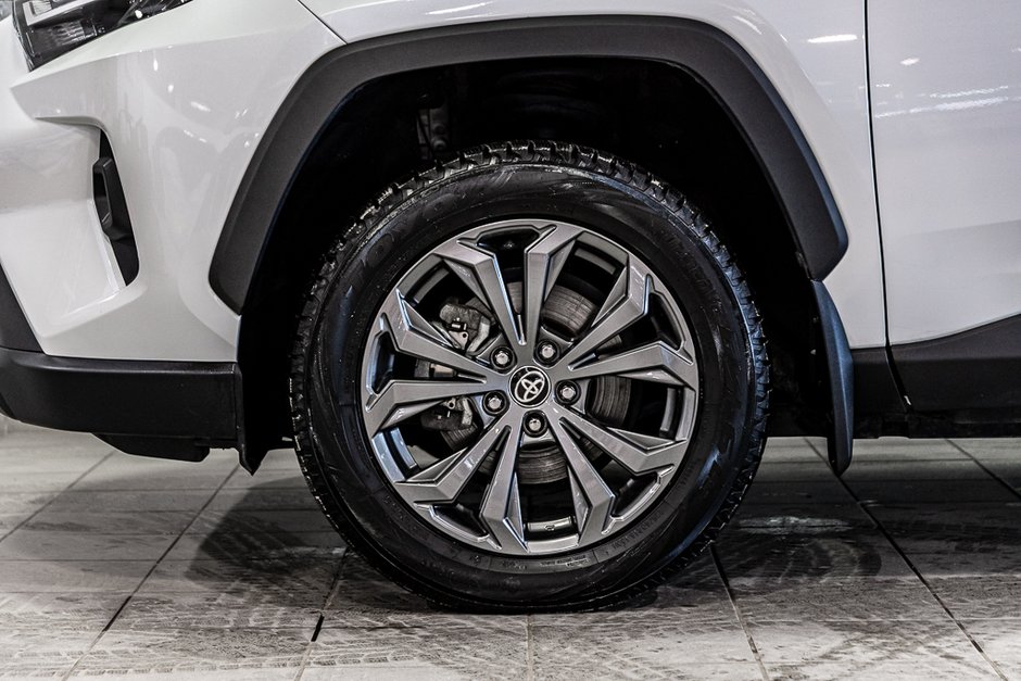 2024 Toyota RAV4 HYBRID XLE AWD TOIT OUVRANT CUIR SIÈGES CHAUFFANTS-18
