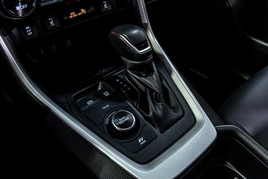 2024 Toyota RAV4 HYBRID XLE AWD TOIT OUVRANT CUIR SIÈGES CHAUFFANTS-14