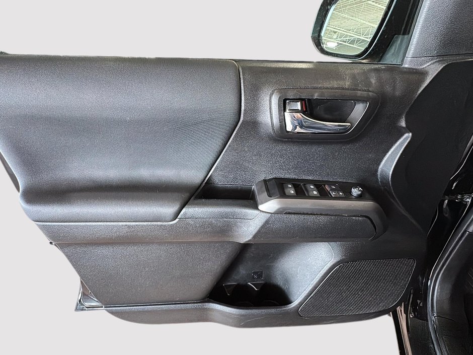 Toyota Tacoma TRD SPORT MANUEL 6 VIT. GPS CARPLAY TOIT CUIR 2023-20