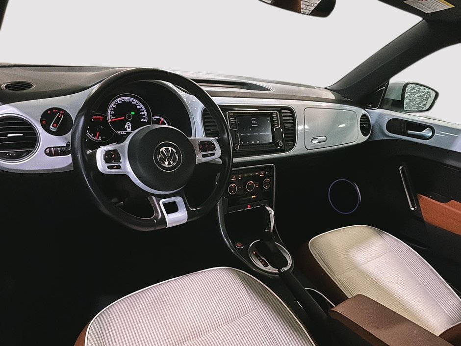 Volkswagen Beetle Coupe CLASSIC CAMERA TOIT PANORAMIQUE BAS KILOMETRAGE 2017-24