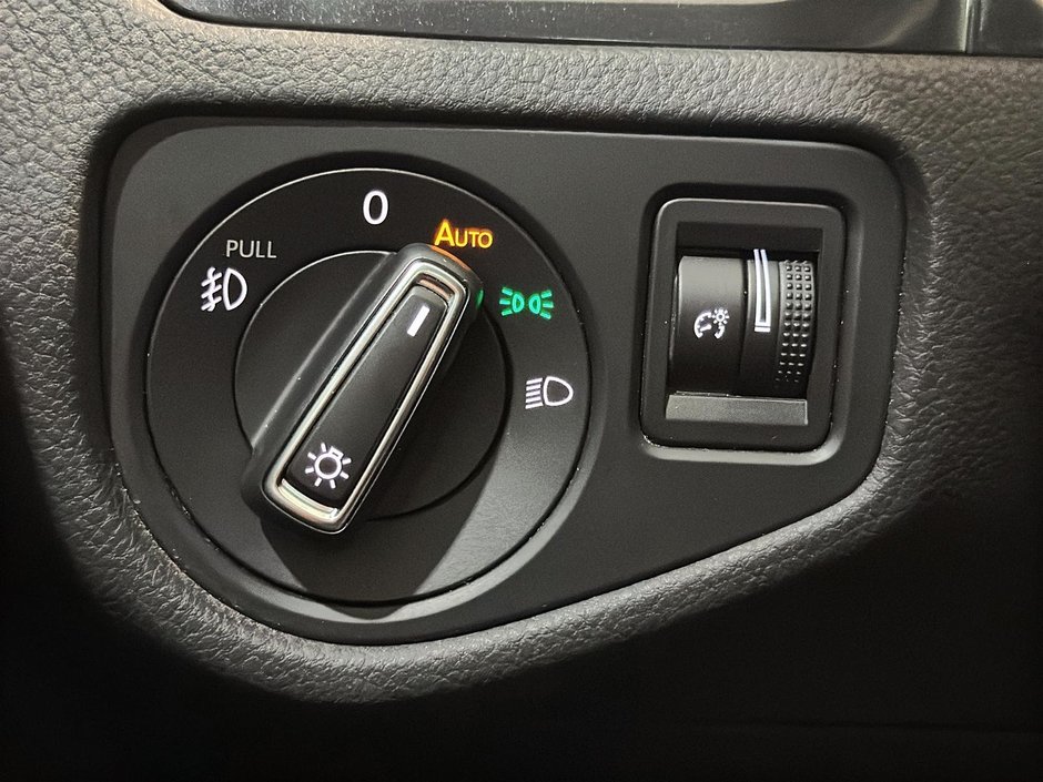 Volkswagen Golf COMFORTLINE TOIT OUVRANT CUIR CARPLAY 2019-36