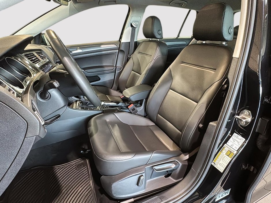 Volkswagen Golf HIGHLINE TOIT OUVRANT CUIR GPS SIEGES CHAUFFANTS 2020-19