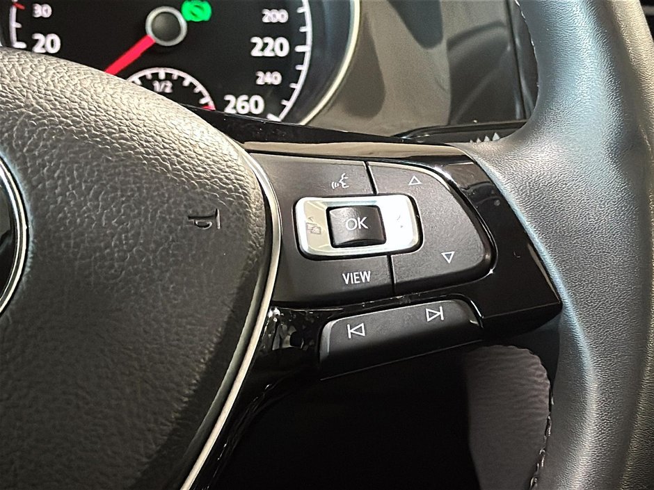 Volkswagen Golf HIGHLINE TOIT OUVRANT CUIR GPS SIEGES CHAUFFANTS 2020-35