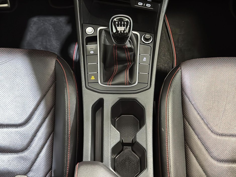 Volkswagen Jetta GLI AUTOBAHN TOIT OUVRANT GPS CARPLAY CUIR 2024-26