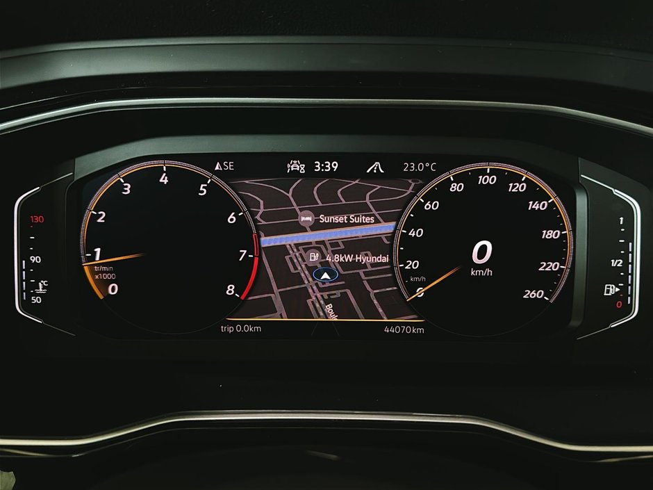 Volkswagen Jetta GLI AUTOBAHN TOIT OUVRANT GPS CARPLAY CUIR 2024-37