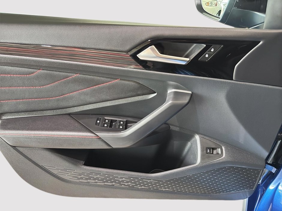 Volkswagen Jetta GLI AUTOBAHN TOIT OUVRANT GPS CARPLAY CUIR 2024-18