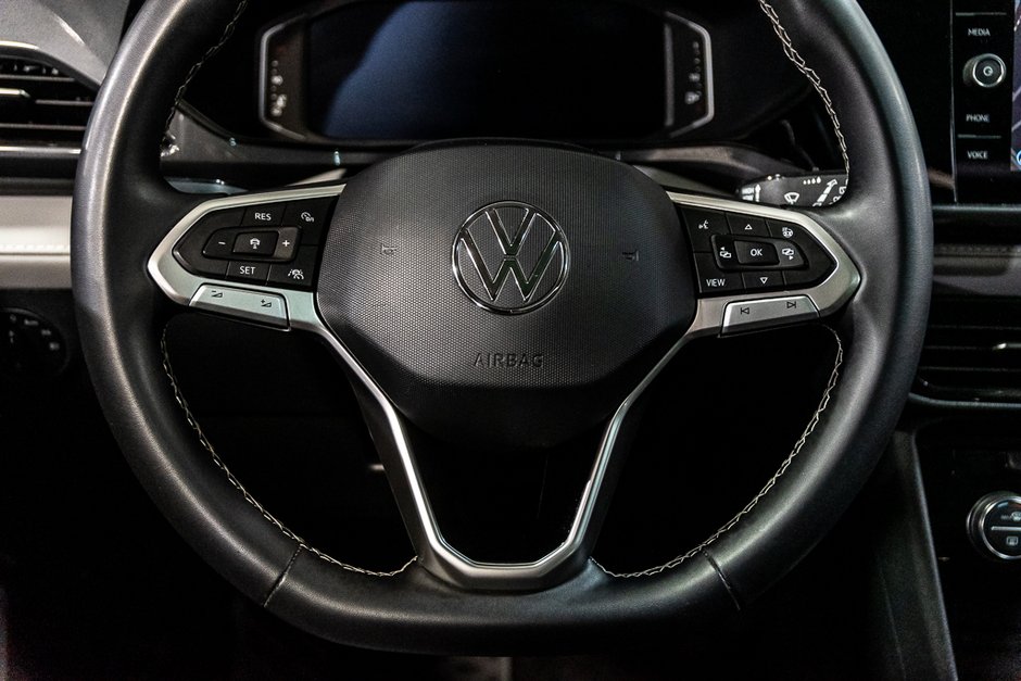 Volkswagen Taos HIGHLINE TOIT PANORAMIQUE CARPLAY NAVI CUIR MAGS 2023-24