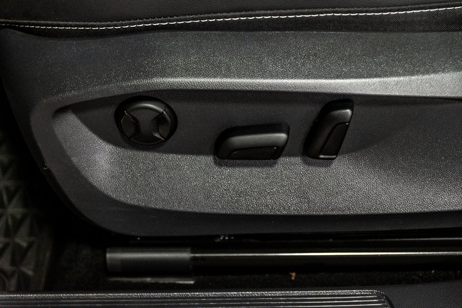 Volkswagen Taos HIGHLINE TOIT PANORAMIQUE CARPLAY NAVI CUIR MAGS 2023-18