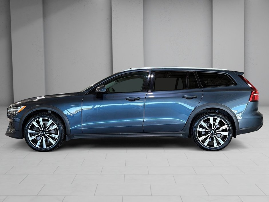 Volvo V60 Cross Country T5 MOMENTUM TOIT PANO CUIR GPS 2021-8