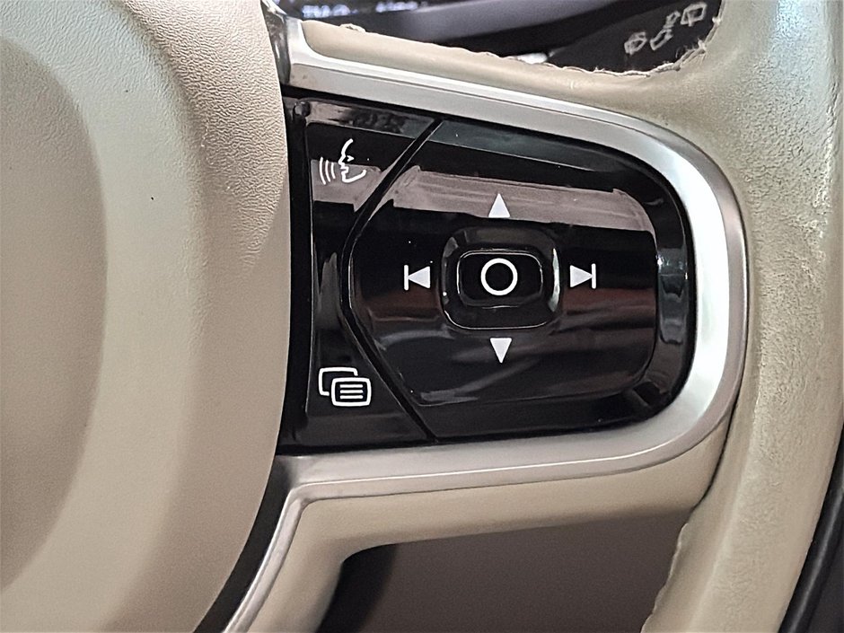 Volvo V60 Cross Country T5 MOMENTUM TOIT PANO CUIR GPS 2021-33