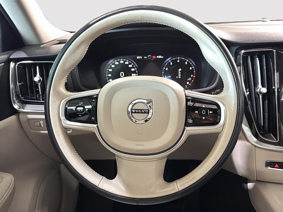 Volvo V60 Cross Country T5 MOMENTUM TOIT PANO CUIR GPS 2021-31
