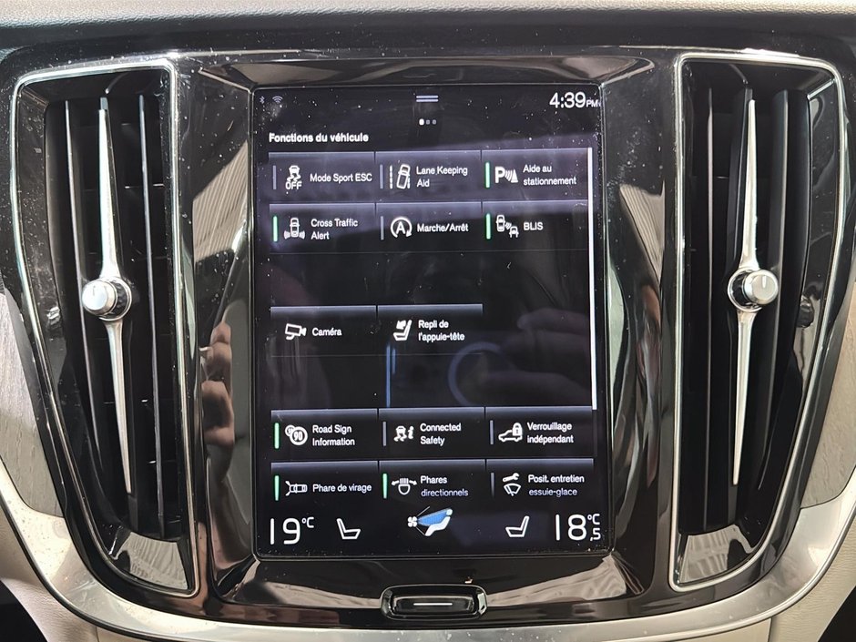 Volvo V60 Cross Country T5 MOMENTUM TOIT PANO CUIR GPS 2021-27