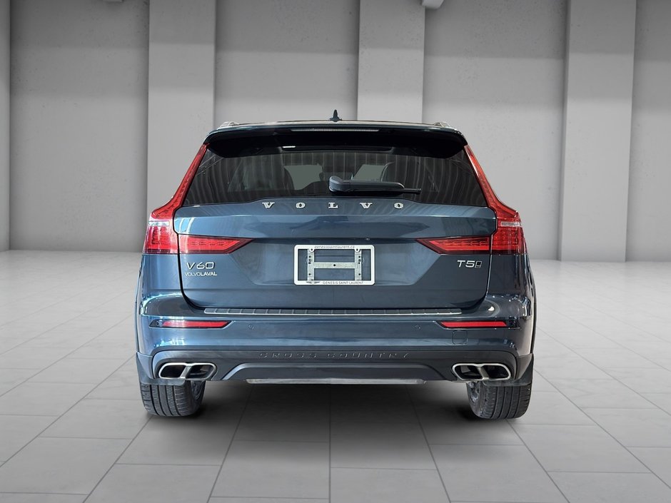 Volvo V60 Cross Country T5 MOMENTUM TOIT PANO CUIR GPS 2021-11