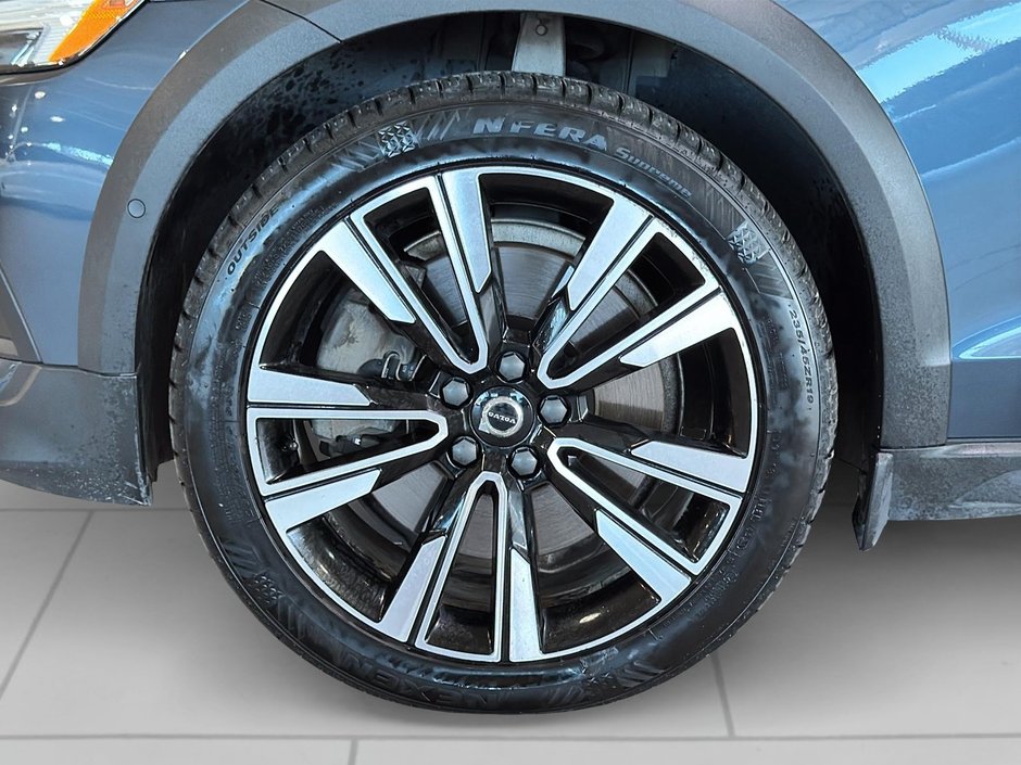 Volvo V60 Cross Country T5 MOMENTUM TOIT PANO CUIR GPS 2021-6