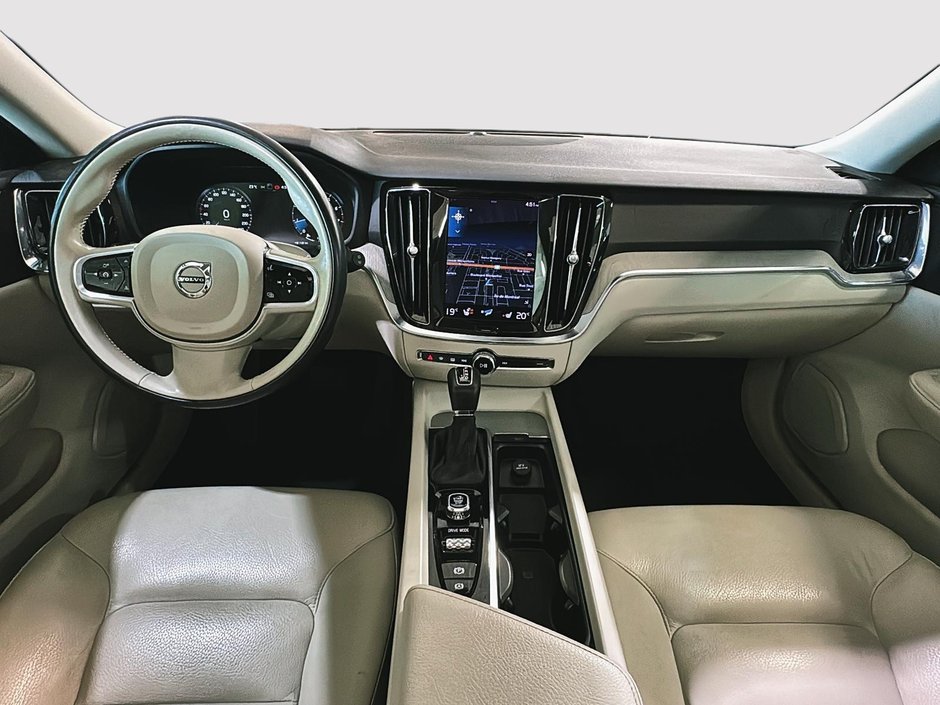Volvo V60 Cross Country T5 MOMENTUM TOIT PANO CUIR GPS 2021-4
