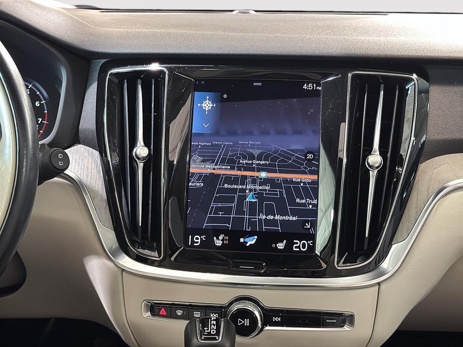 Volvo V60 Cross Country T5 MOMENTUM TOIT PANO CUIR GPS 2021-24