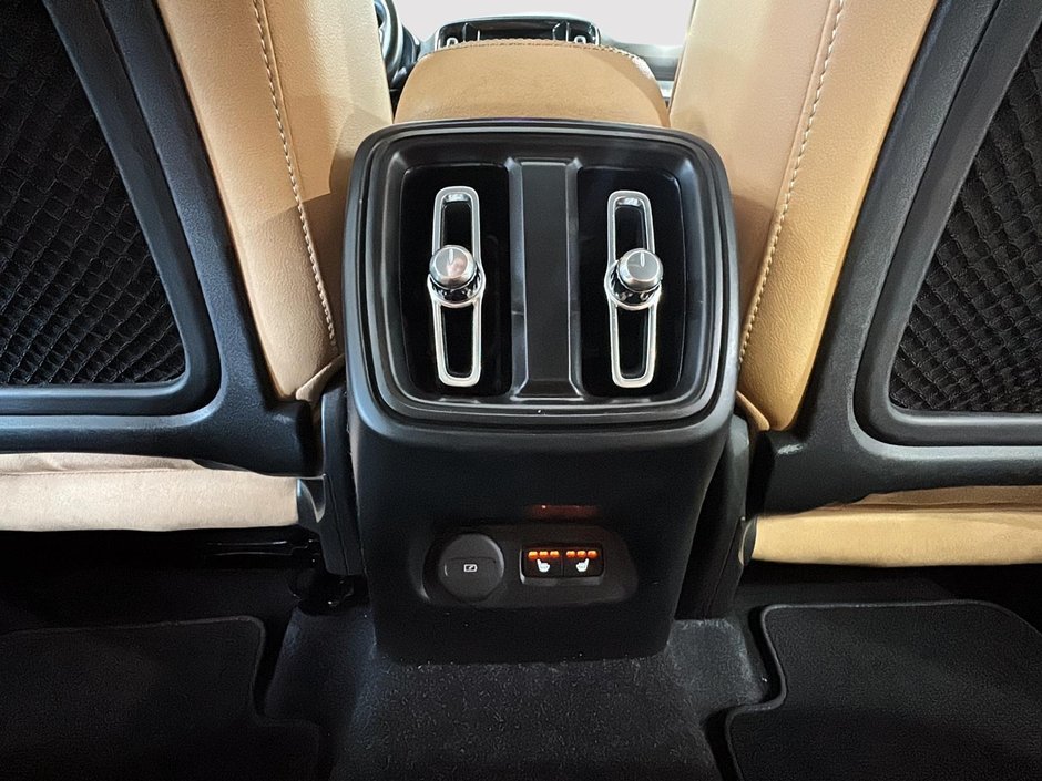 Volvo XC40 T5 MOMENTUM AWD CUIR TOIT PANORAMIQUE 2020-35