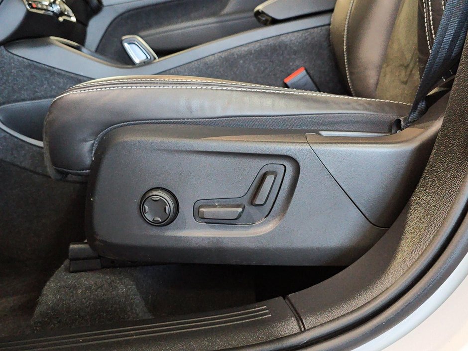 Volvo XC40 T5 R-DESIGN TOIT PANO GPS CUIR CARPLAY 2022-15