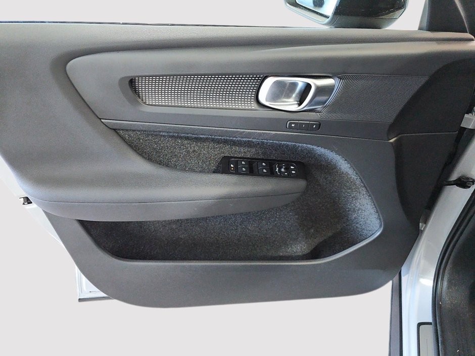 Volvo XC40 T5 R-DESIGN TOIT PANO GPS CUIR CARPLAY 2022-13