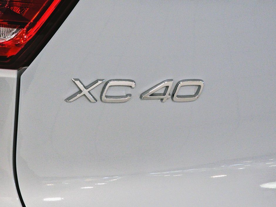 Volvo XC40 T5 R-DESIGN TOIT PANO GPS CUIR CARPLAY 2022-8
