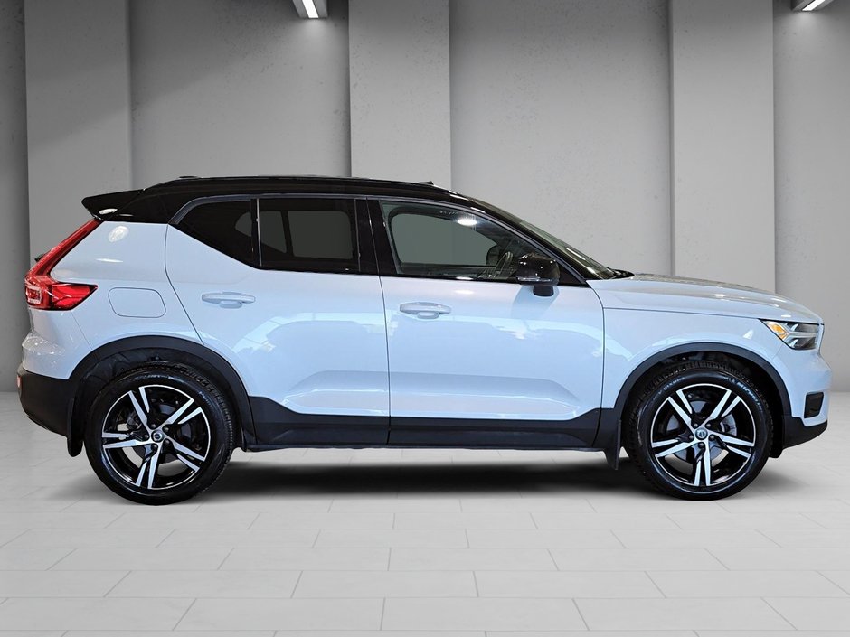 Volvo XC40 T5 R-DESIGN TOIT PANO GPS CUIR CARPLAY 2022-11