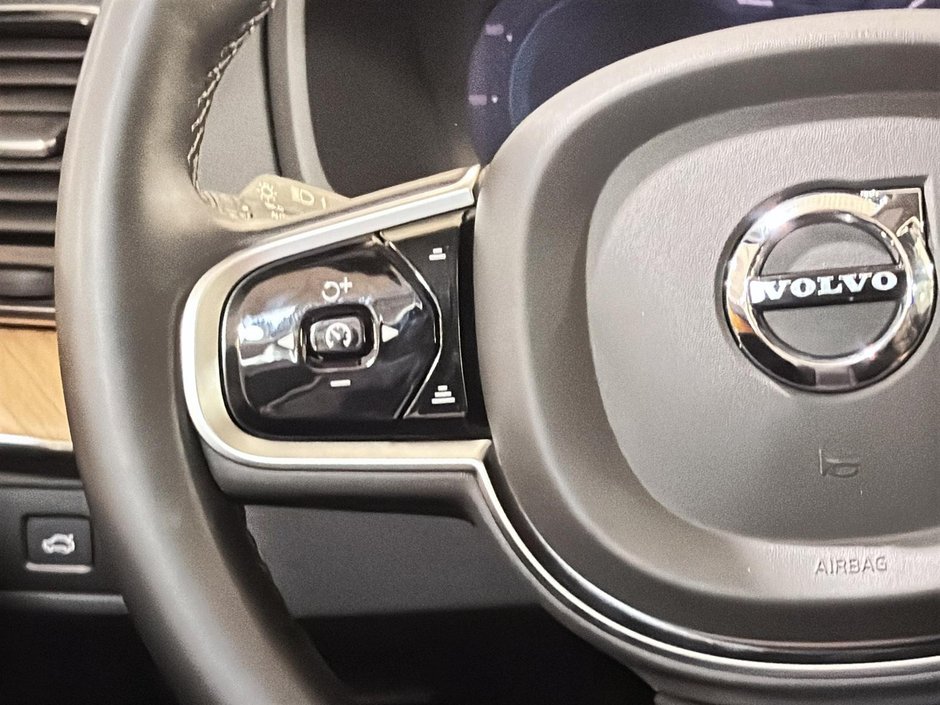 Volvo XC90 Plus Dark Theme B6 AWD 7 PASSAGERS CAM GPS 2023-24