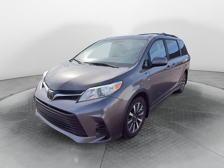 Toyota Sienna  2018 à Sept-Îles, Québec - w940px