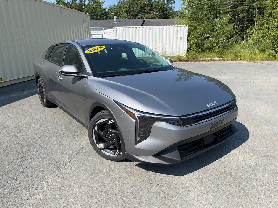 Kia K4 EX | Cam | USB | HtdWheel | Warranty to 2031 2025 à Amherst, Nouvelle-Écosse