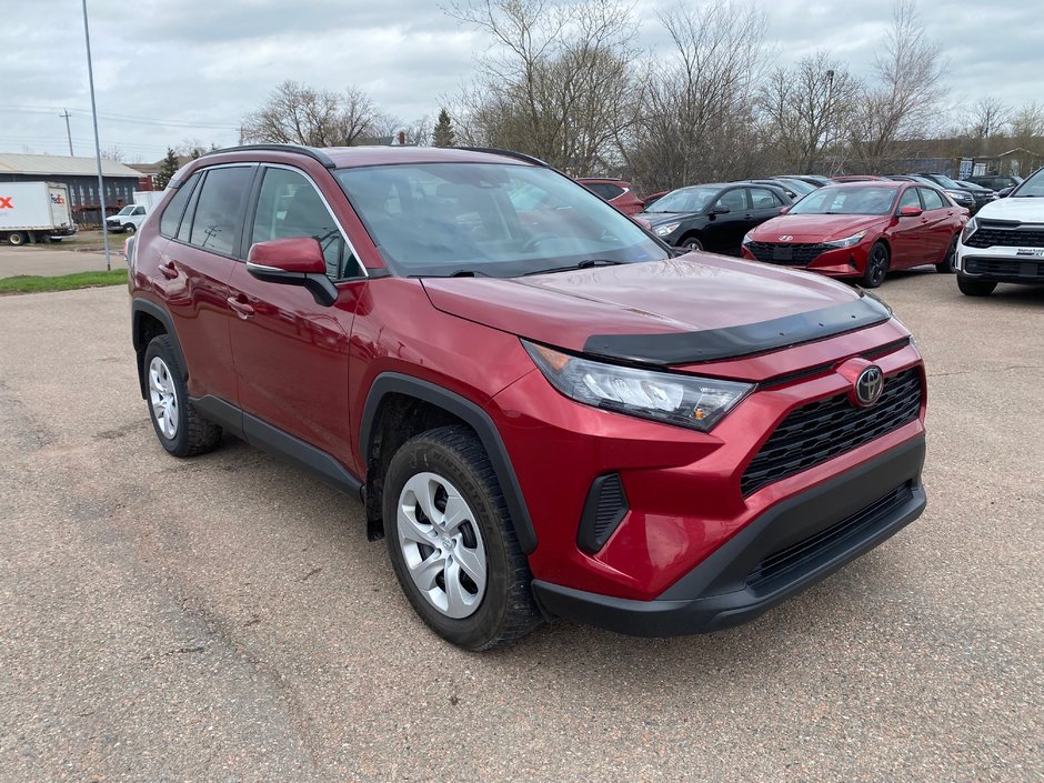Toyota RAV4 LE | Cam | USB | HtdSeats | Bluetooth | Keyless 2020 à Amherst, Nouvelle-Écosse