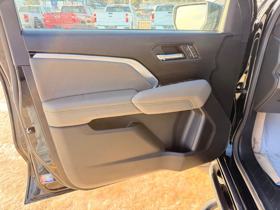 2026 Chevrolet Colorado ZR2-8