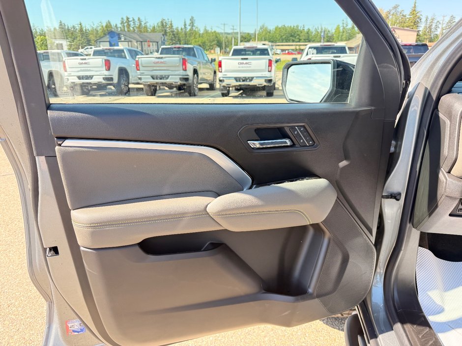 2026 Chevrolet Colorado ZR2-8