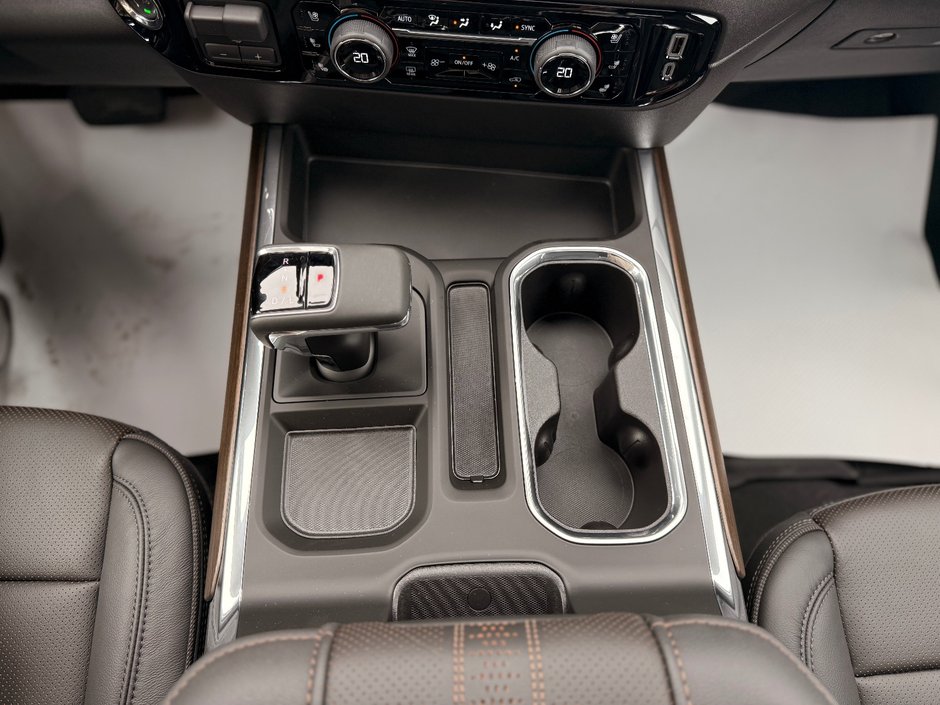 2025 Chevrolet Silverado 1500 High Country-15