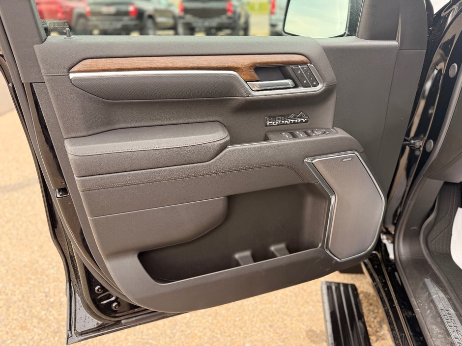 2025 Chevrolet Silverado 1500 High Country-8